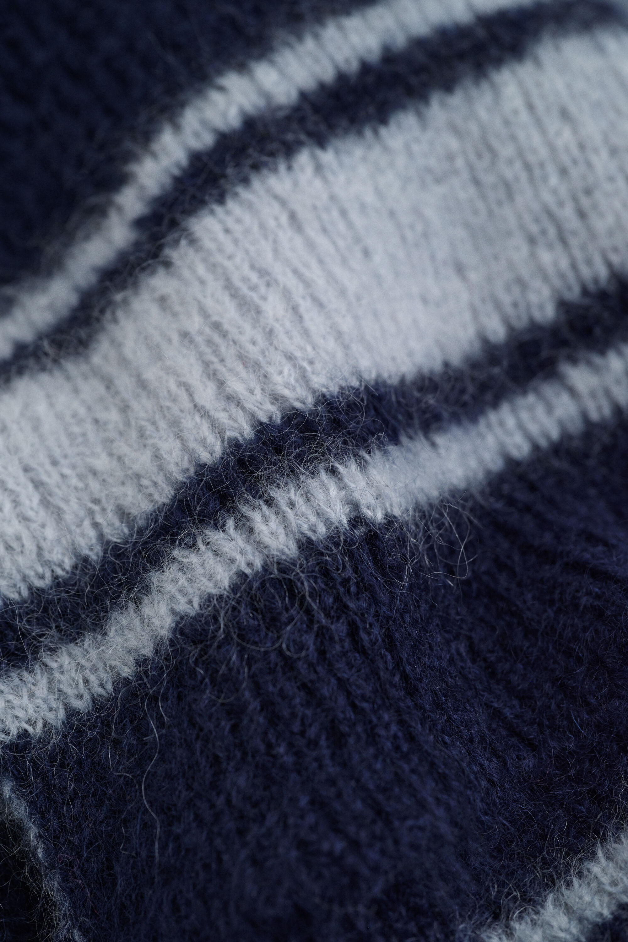 Gestreifter Mohair-Schal