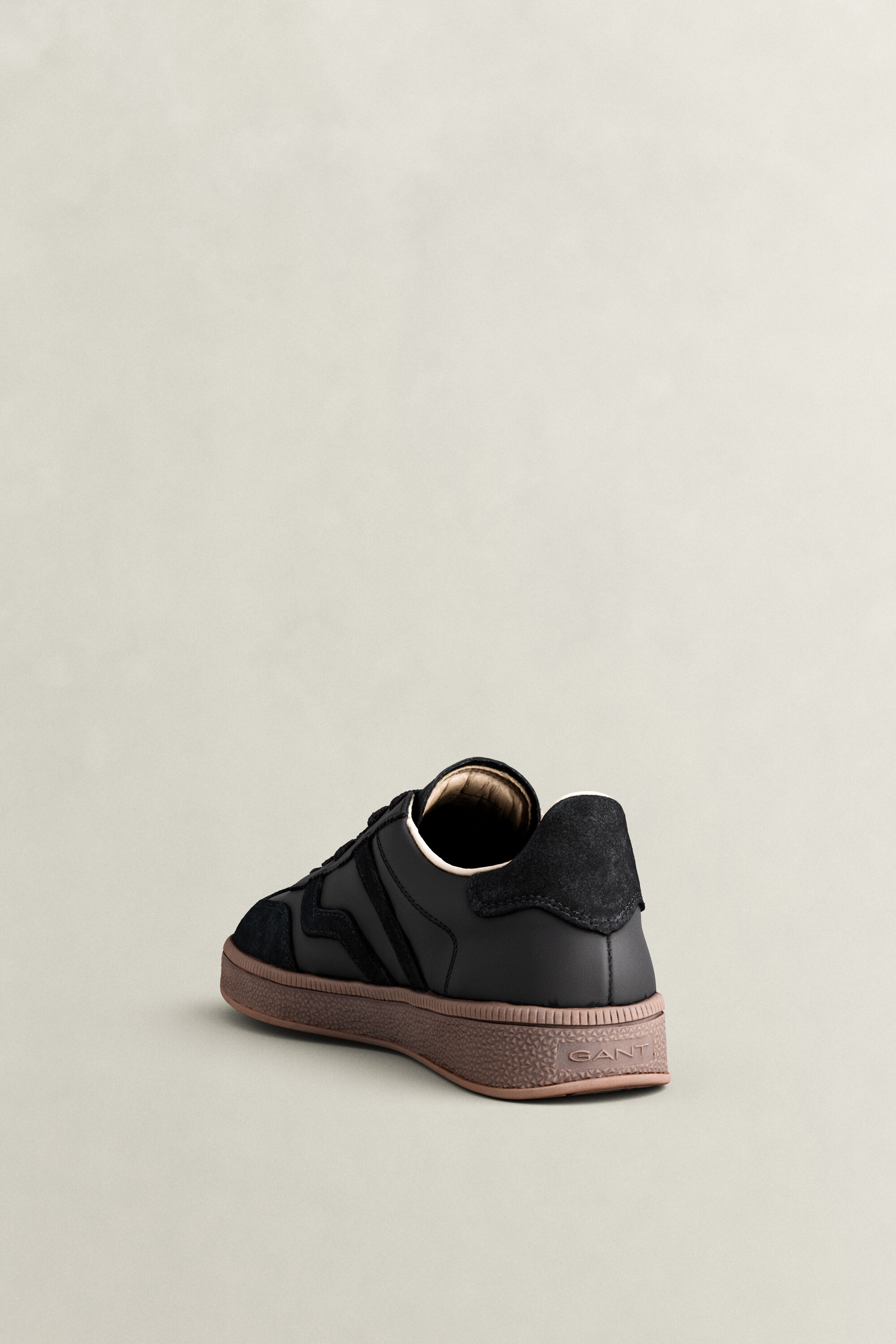 Cuzima Sneaker aus Veloursleder